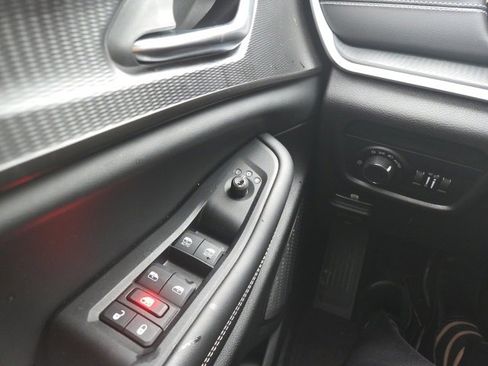 Used 2023 Jeep Grand Cherokee L Laredo image 11