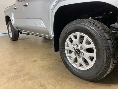 Used 2024 Toyota Tacoma SR5 AWD/4WD image 6