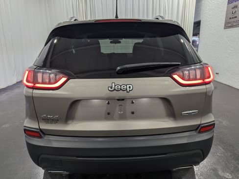 Used 2019 Jeep Cherokee Latitude Plus w/ Cold Weather Group image 7