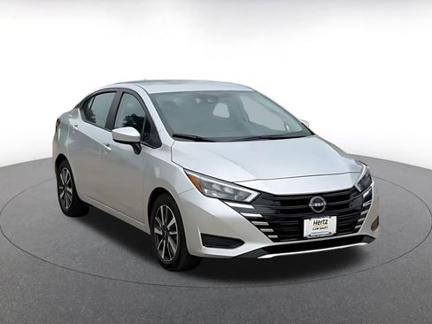 Used 2025 Nissan Versa SV FWD image 3