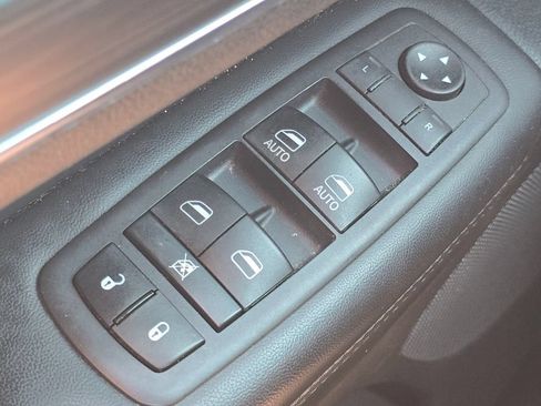 Used 2020 Jeep Grand Cherokee Limited w/ Premium Lighting Group AWD/4WD image 28