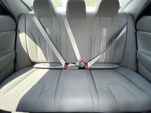 Used 2025 Hyundai Elantra Sport FWD image 14