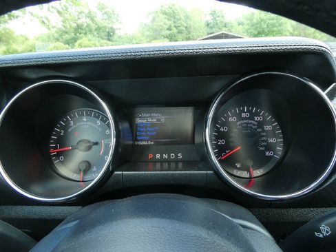 Used 2015 Ford Mustang Coupe RWD image 14