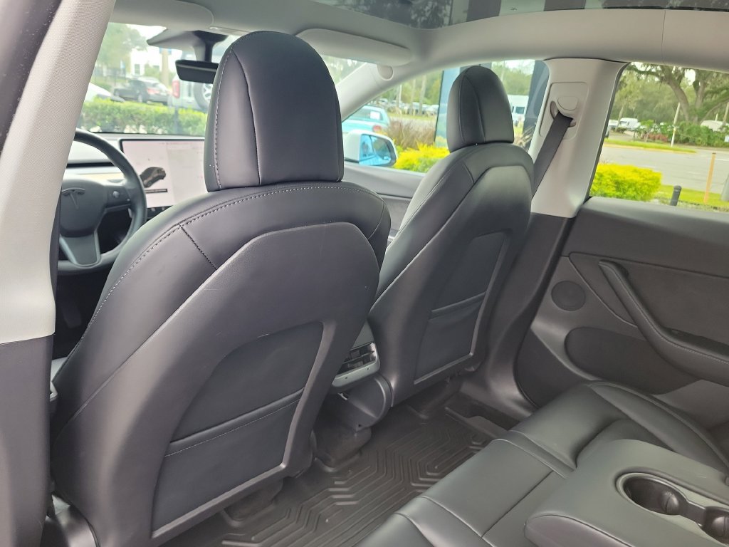 Used 2022 Tesla Model Y Long Range AWD/4WD image 17