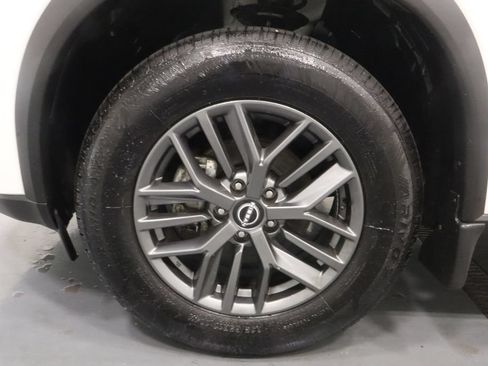 Used 2022 Nissan Rogue S FWD image 25
