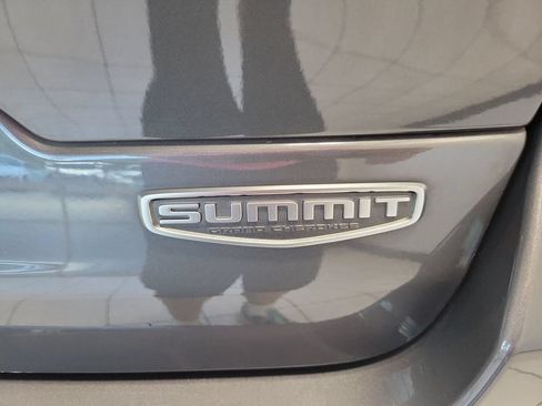 Certified 2022 Jeep Grand Cherokee Summit w/ Advanced Protech Group IV AWD/4WD image 18