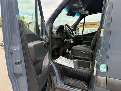 Used 2019 Mercedes-Benz Sprinter 170 image 14