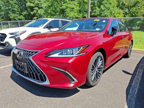 Used 2025 Lexus ES 350 w/ Premium Package FWD image 3