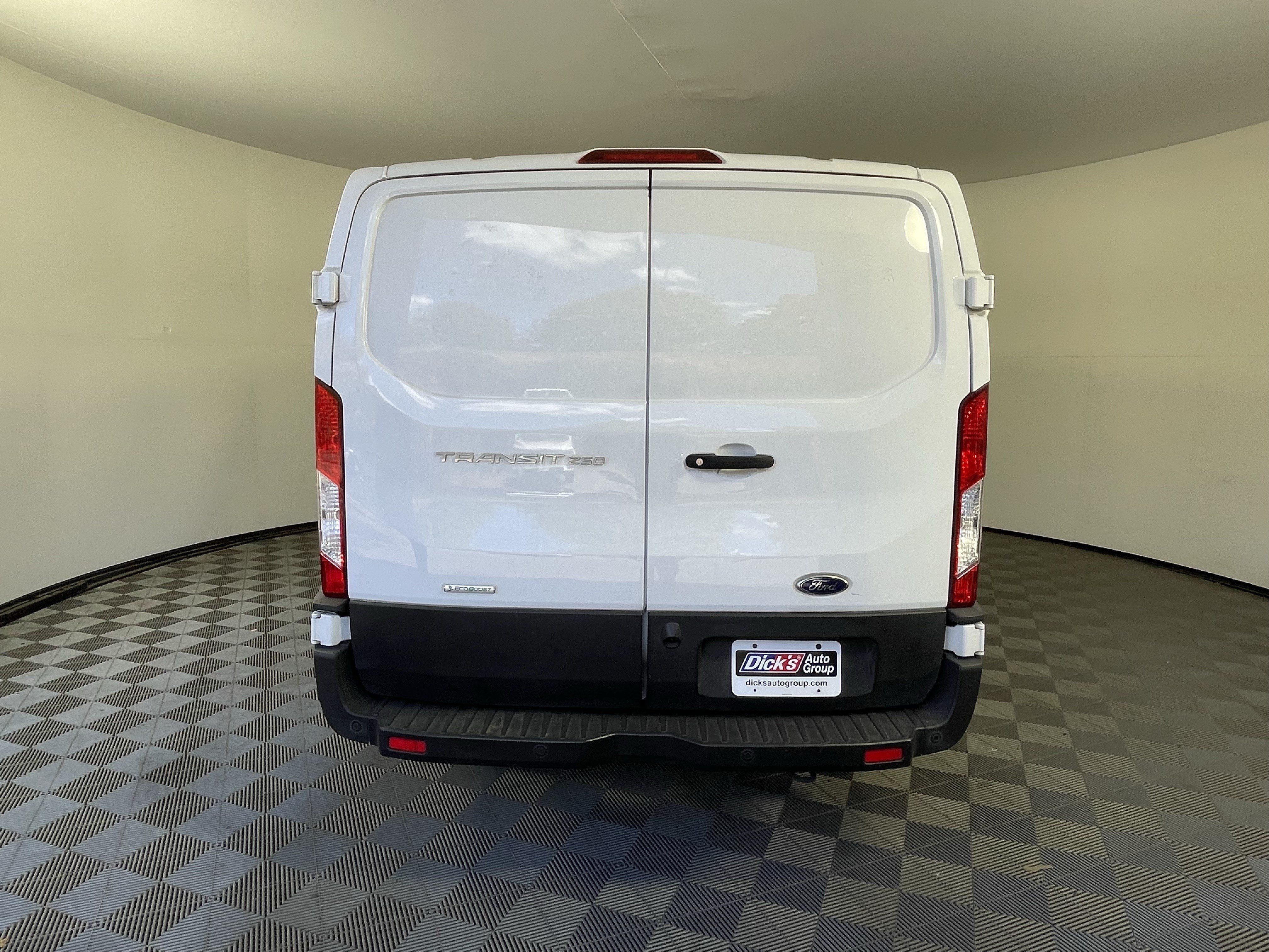 Used 2020 Ford Transit 250 Low Roof RWD image 4