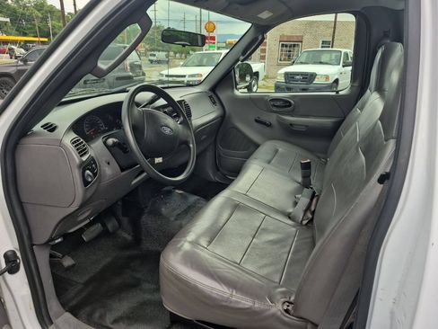 Used 2004 Ford F150 XL RWD image 5