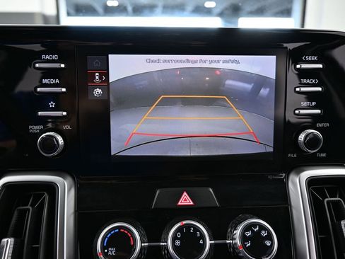 Used 2022 Kia Sorento LX image 19