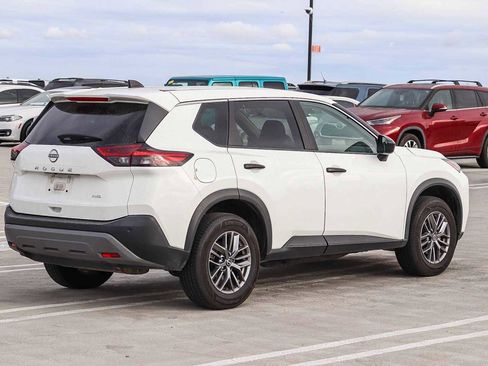 Used 2023 Nissan Rogue S AWD/4WD image 4