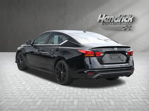 Used 2022 Nissan Altima 2.5 SR w/ Midnight Edition Package FWD image 8