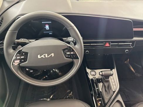 Certified 2025 Kia Niro EX FWD image 24