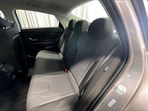 Used 2024 Hyundai Elantra SE FWD image 14