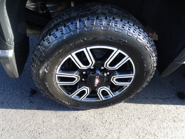 Certified 2022 GMC Sierra 2500 AT4 w/ AT4 Preferred Package AWD/4WD image 32