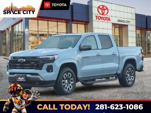 Used 2025 Chevrolet Colorado Z71 w/ Technology Package AWD/4WD image 1