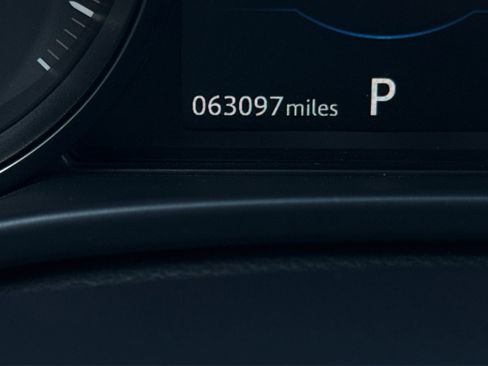 Used 2019 Jaguar XE Premium RWD image 10