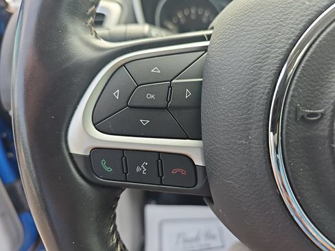 Used 2019 Jeep Compass Latitude w/ Popular Equipment Group FWD image 17
