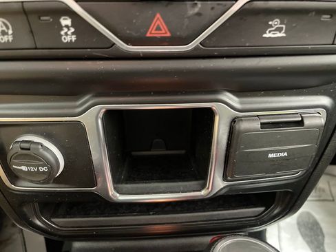 Used 2022 Jeep Wrangler Unlimited Sport image 16