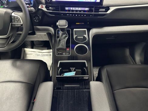 Used 2026 Toyota Sienna XLE Woodland Edition AWD/4WD image 36