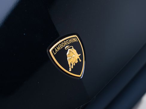 Used 2025 Lamborghini Urus SE image 9