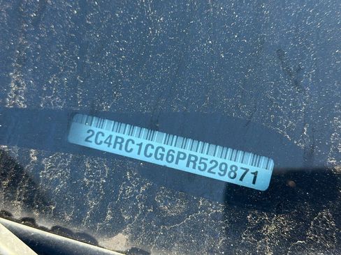 Used 2023 Chrysler Voyager LX image 2