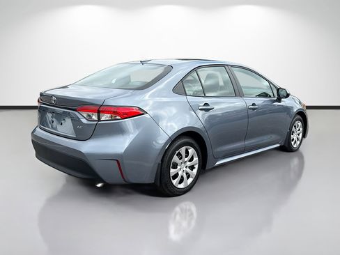Used 2025 Toyota Corolla LE image 3