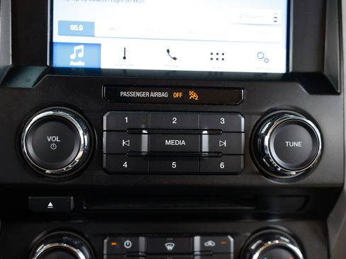 Used 2017 Ford F150 Lariat w/ Equipment Group 501A Mid image 37