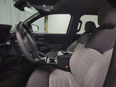 Used 2024 Toyota Tacoma TRD Sport AWD/4WD image 18