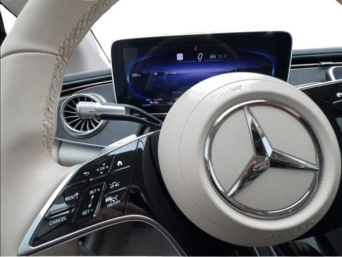 Used 2023 Mercedes-Benz EQS 450+ 4MATIC Sedan image 40