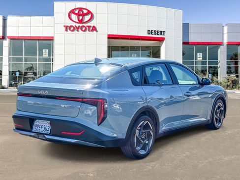 Used 2025 Kia K4 EX FWD image 7
