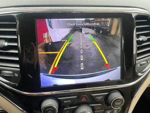 Used 2020 Jeep Grand Cherokee Limited AWD/4WD image 26
