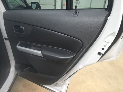 Used 2014 Ford Edge SEL w/ Equipment Group 205A FWD image 7