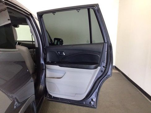 Used 2017 Honda Pilot Elite image 18