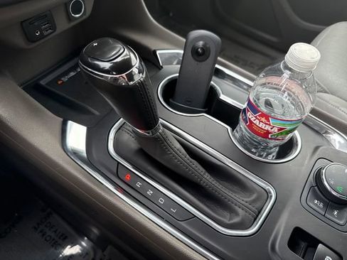 Used 2020 Chevrolet Traverse Premier image 20