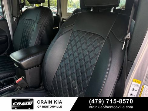 Used 2018 Jeep Wrangler Unlimited Sport AWD/4WD image 22