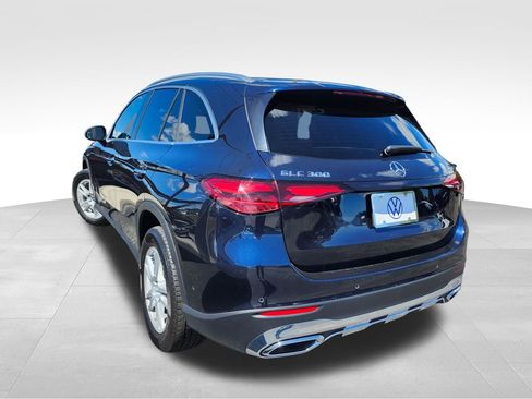 Used 2023 Mercedes-Benz GLC 300 4MATIC image 3