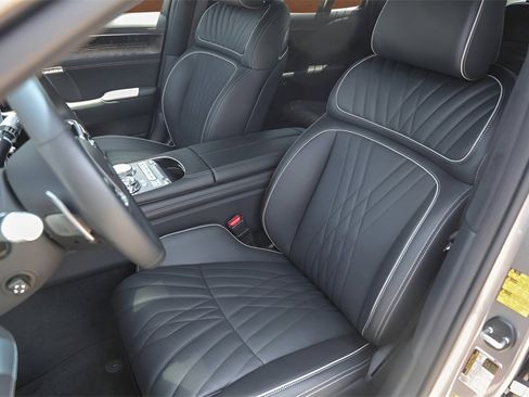 Used 2025 Genesis G90 3.5T image 7