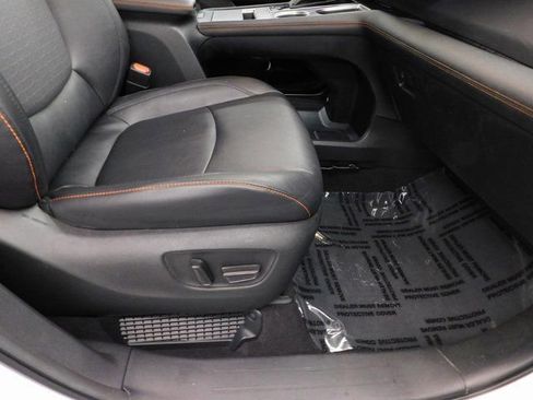 Used 2023 Toyota Sienna XSE image 31