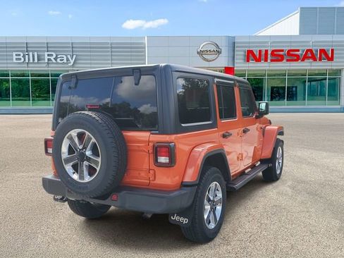 Used 2018 Jeep Wrangler Unlimited Sahara AWD/4WD image 4