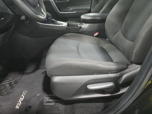 Used 2022 Toyota RAV4 LE FWD image 23