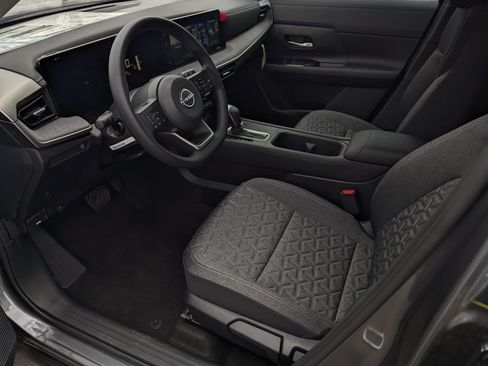 New 2026 Nissan Kicks SV FWD image 9