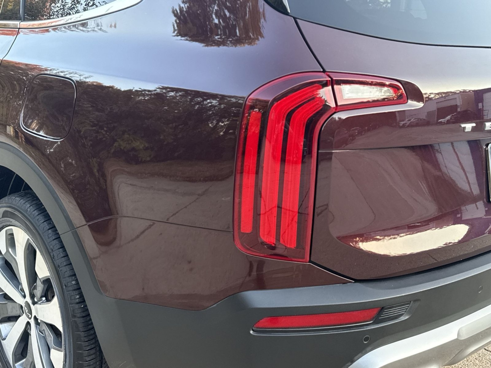 Used 2022 Kia Telluride EX w/ EX Premium Package FWD image 15