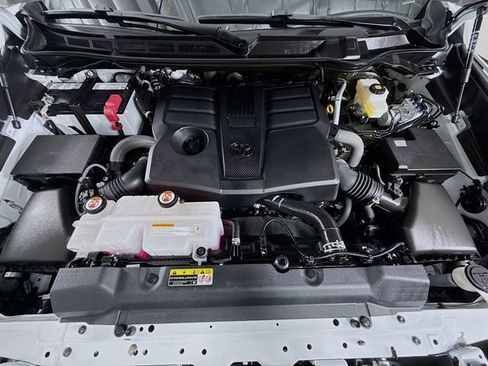 Certified 2026 Toyota Tundra Platinum AWD/4WD image 32