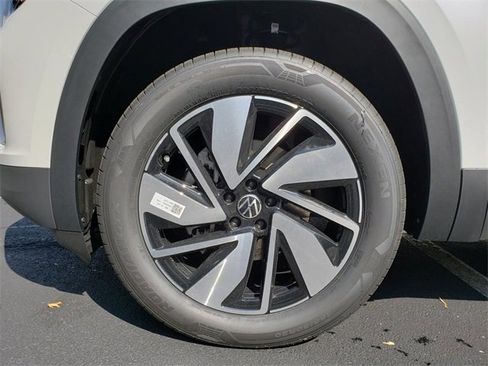 New 2026 Volkswagen Atlas SE image 12