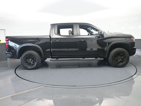 Used 2024 Chevrolet Silverado 1500 ZR2 w/ Technology Package image 7