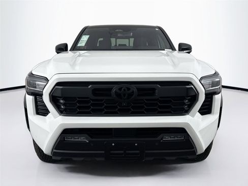 Used 2024 Toyota Tacoma TRD Off-Road w/ TRD Off Road Premium Package AWD/4WD image 9