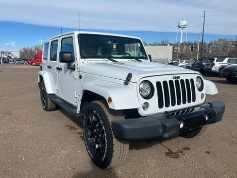 Used 2018 Jeep Wrangler Unlimited Sahara image 7