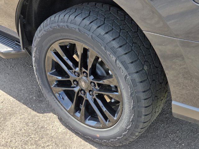 Used 2023 Ford Expedition XLT RWD image 6